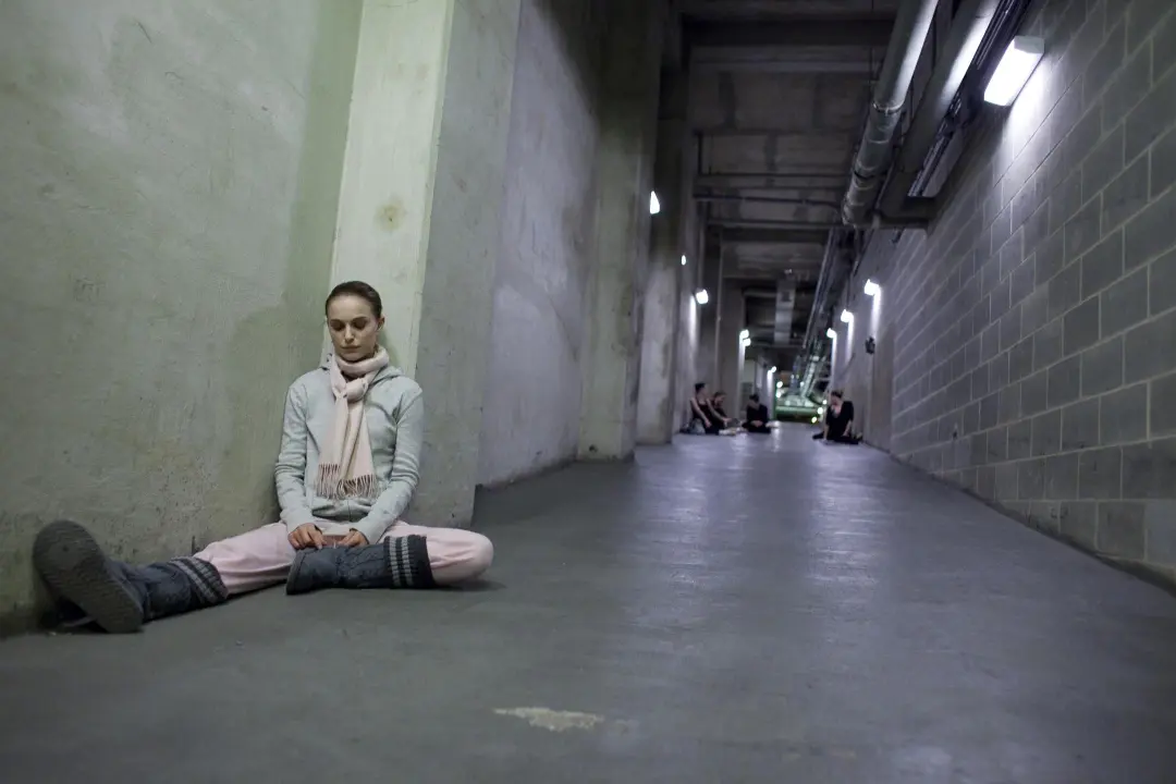 影评｜《黑天鹅》：压抑、控制与完美主义的代价