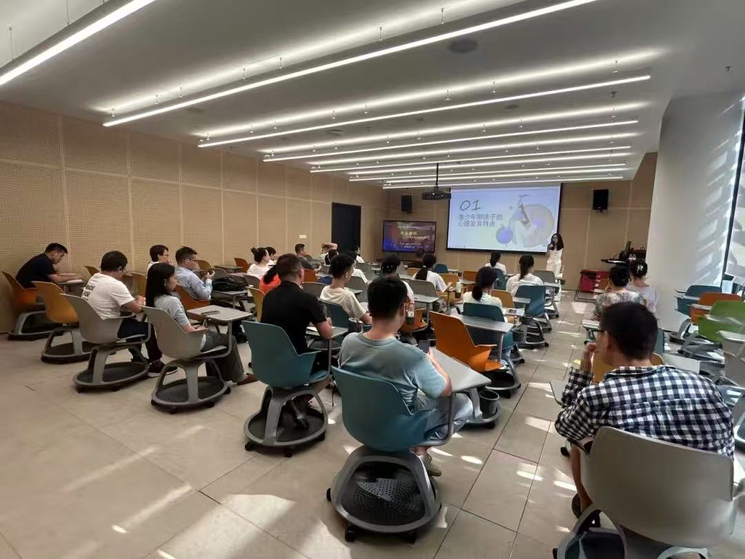 在快速运转的城市里，寻一处能安放情绪的地方